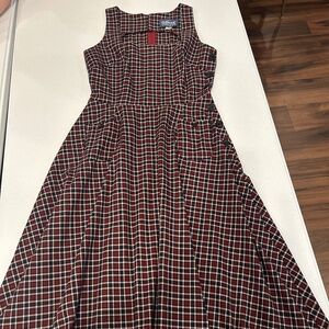 Cute plaid dress, with lots of detail!